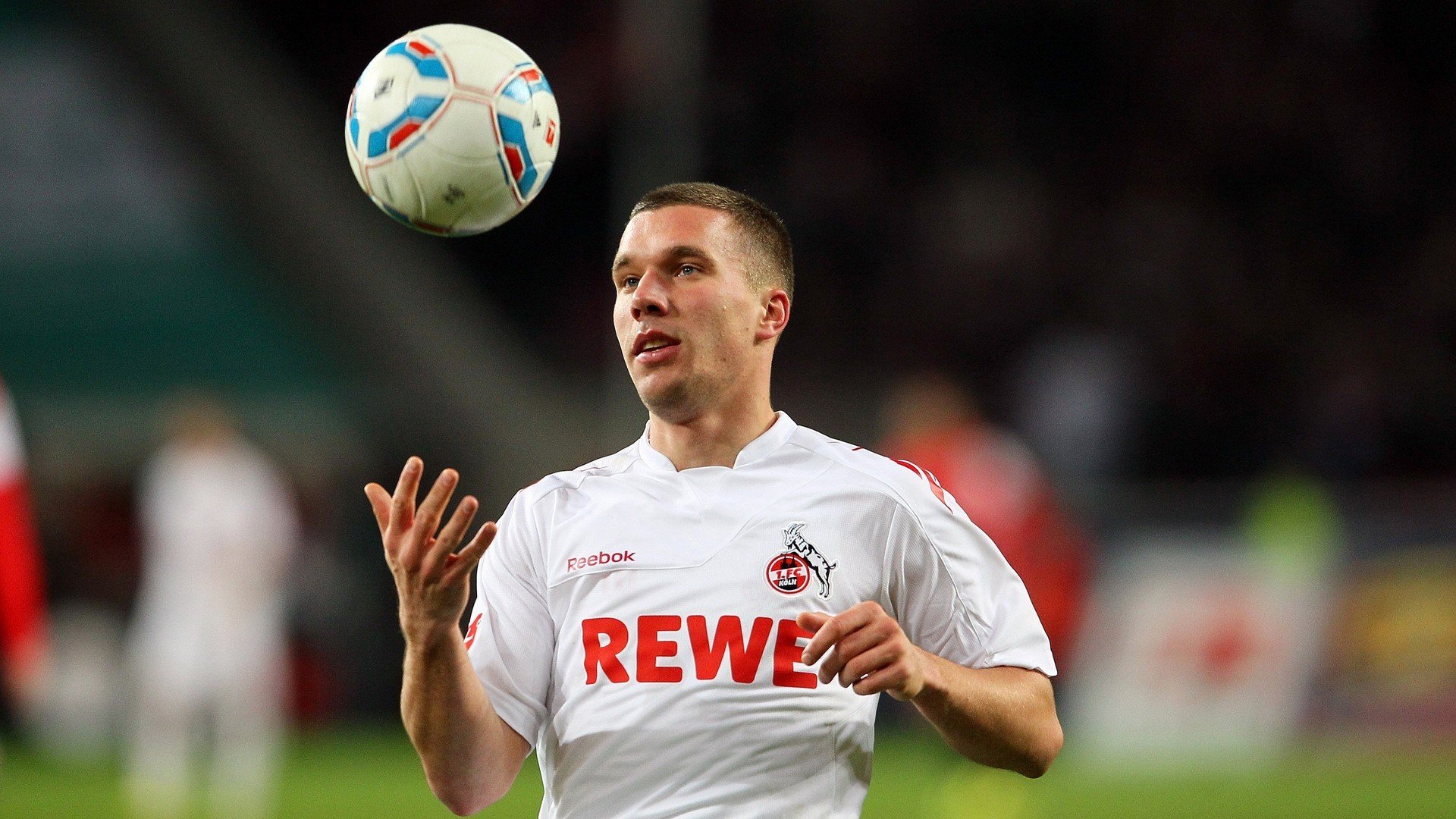 JackeyLove连续七场比赛得分超过险胜，雄鹿不断突破！上演精彩一战